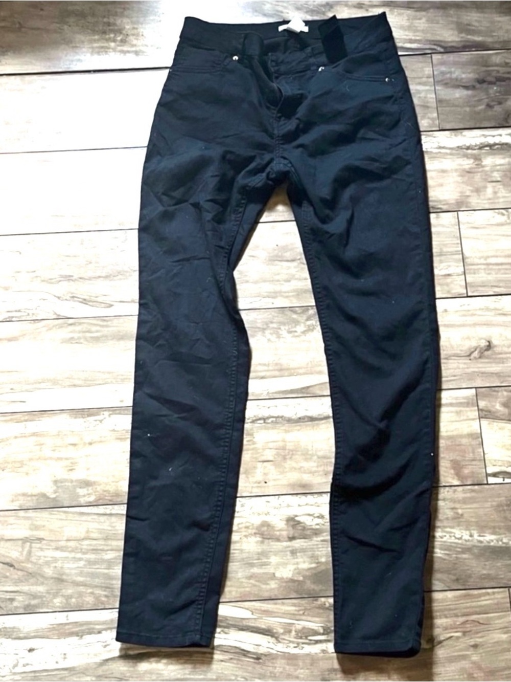 H&M Black Skinny Leg Pants in Size 8